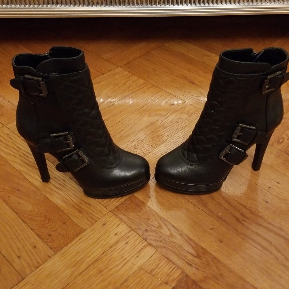Boots - Picture 3 of 5
